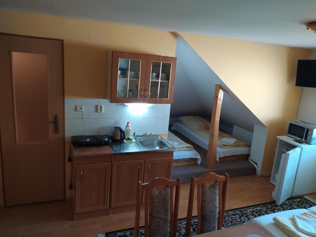 Chalupa Pod Lipami Terhely Kültér fotó
